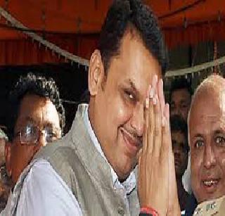 Tax licenses distributed at the hands of Chief Minister | मुख्यमंत्र्यांच्या हस्ते टॅक्सी परवान्यांचे वाटप