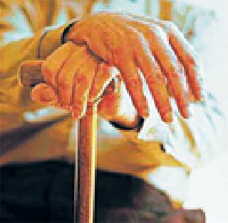 Older pensioners get 10 percent pension increase | वयोवृद्ध निवृत्त कर्मचाऱ्यांना १० टक्के पेन्शन वाढ Older pensioners get 10 percent pension increase | वयोवृद्ध निवृत्त कर्मचाऱ्यांना १० टक्के पेन्शन वाढ