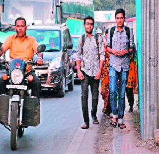 COEP student risks his life | सीओईपीच्या विद्याथ्र्याचा जीव धोक्यात