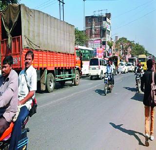 Traffic headaches cause headache | वाहतूककोंडीमुळे डोकेदुखी