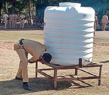 The care of the boss, the helpless wind | साहेबांची काळजी, शिपाई वाऱ्यावर