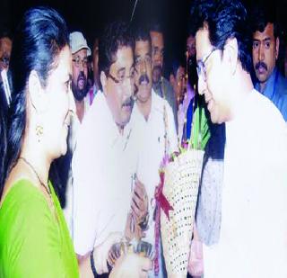 Raj Thackeray woke up Vajpayee-Advani Smruti | राज ठाकरेंनी जागवल्या वाजपेयी- अडवाणी स्मृती Raj Thackeray woke up Vajpayee-Advani Smruti | राज ठाकरेंनी जागवल्या वाजपेयी- अडवाणी स्मृती