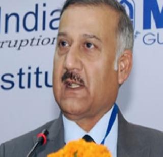 Simple people get stuck on Lohapapoti - CBI chief | साधेभोळे लोक लोभापोटी अडकले - सीबीआयप्रमुख Simple people get stuck on Lohapapoti - CBI chief | साधेभोळे लोक लोभापोटी अडकले - सीबीआयप्रमुख