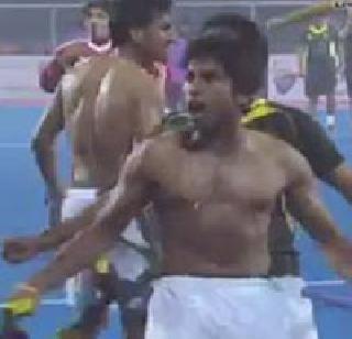 Suspended two players of Pakistan Hockey team | पाकिस्तान हॉकी संघातील दोन खेळाडू निलंबित Suspended two players of Pakistan Hockey team | पाकिस्तान हॉकी संघातील दोन खेळाडू निलंबित