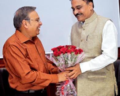 Happy Ministers of the Lokmat | मंत्र्यांची ‘लोकमत’ला शुभेच्छाभेट Happy Ministers of the Lokmat | मंत्र्यांची ‘लोकमत’ला शुभेच्छाभेट