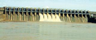 Hundreds of irrigation schemes have been stopped | दीडशे सिंचन योजना अडल्या Hundreds of irrigation schemes have been stopped | दीडशे सिंचन योजना अडल्या