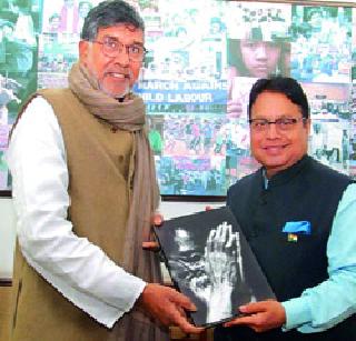 Satyarthi influenced social work of Lokmat | ‘लोकमत’च्या सामाजिक कार्याने सत्यार्थी प्रभावित Satyarthi influenced social work of Lokmat | ‘लोकमत’च्या सामाजिक कार्याने सत्यार्थी प्रभावित