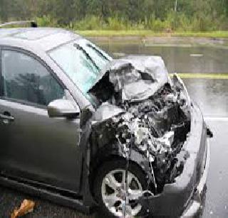 An accident at Chandpu; Three serious | चांदीप येथे अपघात; तीन गंभीर An accident at Chandpu; Three serious | चांदीप येथे अपघात; तीन गंभीर
