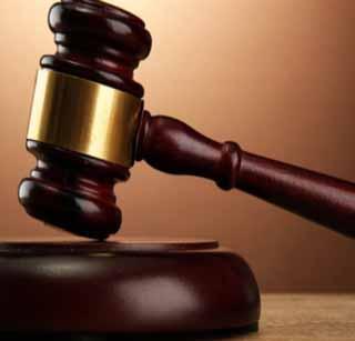 Revenue Minister Khadse has filed a case against the four | महसूलमंत्री खडसे यांच्या पुतण्यासह चौघांविरुद्ध गुन्हे दाखल Revenue Minister Khadse has filed a case against the four | महसूलमंत्री खडसे यांच्या पुतण्यासह चौघांविरुद्ध गुन्हे दाखल