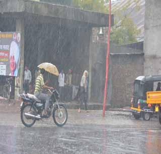 Winters in the western horizon! | पश्‍चिम वर्‍हाडात अवकाळी पाऊस !