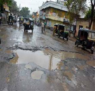 Stains in the streets; Akolekar's Kargil | रस्त्यांवर साचले पाणी; अकोलेकरांची तारांबळ Stains in the streets; Akolekar's Kargil | रस्त्यांवर साचले पाणी; अकोलेकरांची तारांबळ