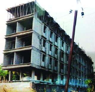 Unauthorized building is being constructed in Ambernath | अंबरनाथमध्ये उभारली जातेय अनधिकृत इमारत Unauthorized building is being constructed in Ambernath | अंबरनाथमध्ये उभारली जातेय अनधिकृत इमारत