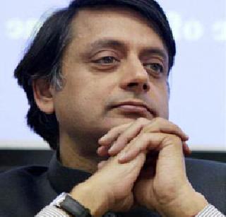 Police pressure the servant to give assent to murder: Tharoor | हत्येची कबूली देण्यासाठी पोलिसांनी नोकरावर दबाव टाकला - थरुर