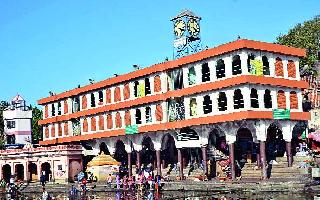 The politics behind the Padanagrha lanes | वस्त्रांतरगृह पाडण्यामागे दडले राजकारण The politics behind the Padanagrha lanes | वस्त्रांतरगृह पाडण्यामागे दडले राजकारण