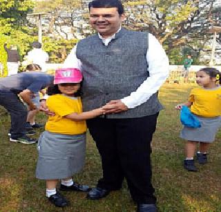 The Chief Minister got into the school with the girl | मुख्यमंत्री कन्येसोबत शाळेत रमले