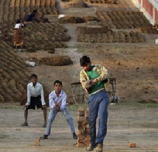 Cricket grounds at Sasavat's Gurcharan premises | सासवणेत गुरचरण जागेवर क्रिकेटचे मैदान Cricket grounds at Sasavat's Gurcharan premises | सासवणेत गुरचरण जागेवर क्रिकेटचे मैदान