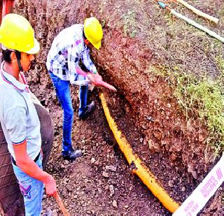 Gasoline broke out in Savaradri | सावरदरीला गॅसवाहिनी फुटली Gasoline broke out in Savaradri | सावरदरीला गॅसवाहिनी फुटली