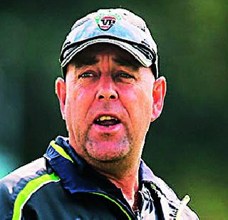 Australian players keep patience: Darren Lehmann | आॅस्ट्रेलियन खेळाडूंनी संयम राखावा : डॅरेन लेहमन