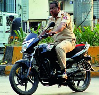 Two-wheeler on a traffic branch radar | वाहतूक शाखेच्या रडारवर दुचाकीस्वार