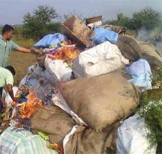 Gutkha crores of burns in a month | एका महिन्यात जाळला कोट्यवधीचा गुटखा Gutkha crores of burns in a month | एका महिन्यात जाळला कोट्यवधीचा गुटखा