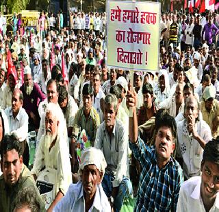 The closure of the hawkers against the administration | प्रशासनाविरोधात फेरीवाल्यांचा बंद