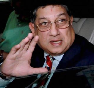 Srinivasan is not satisfied with the provisions of the law but he can not contest the election | कायद्यातील तरतुदीने श्रीनिवासन तरले, पण निवडणूक लढवण्यास मज्जाव