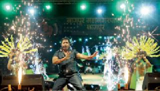 Sukhwinder Singh's 'Bismil Bismil ..' won | सुखविंदरसिंगच्या ‘बिस्मिल बिस्मिल..’ने जिंकले