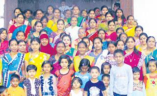 Newspaper vendor family with excitement | वृत्तपत्र विक्रेता कुटुंबीय स्रेहमेळावा उत्साहात Newspaper vendor family with excitement | वृत्तपत्र विक्रेता कुटुंबीय स्रेहमेळावा उत्साहात