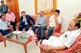 Offer for Naganadi, dumping yard in two months | नागनदी, डम्पिंग यार्डचे प्रस्ताव दोन महिन्यात द्या Offer for Naganadi, dumping yard in two months | नागनदी, डम्पिंग यार्डचे प्रस्ताव दोन महिन्यात द्या