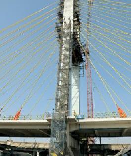 Error in the work of four flyovers | चार उड्डाण पुलांच्या कामात त्रुटी Error in the work of four flyovers | चार उड्डाण पुलांच्या कामात त्रुटी
