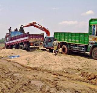 Sand beach illegal sand extraction | समुद्रकिनारी अवैध वाळू उपसा