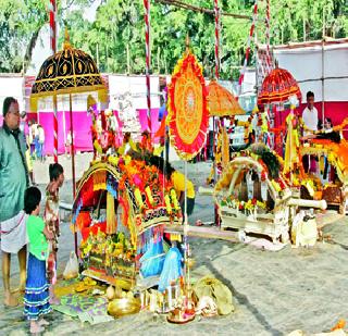 Preparations for pilgrimage of the peak kaytale full | शिखरी काठ्यांच्या यात्रेची तयारी पूर्ण Preparations for pilgrimage of the peak kaytale full | शिखरी काठ्यांच्या यात्रेची तयारी पूर्ण