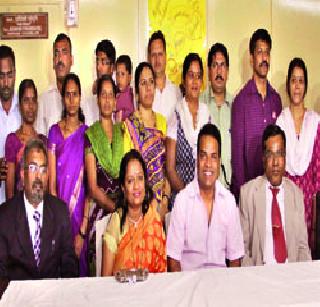 Together there were ten divider couples | दहा विभक्त जोडपी आली एकत्र Together there were ten divider couples | दहा विभक्त जोडपी आली एकत्र