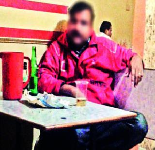 Brewing at the dhasa basement | बिनधास्त ढोसा अड्ड्यावर दारू