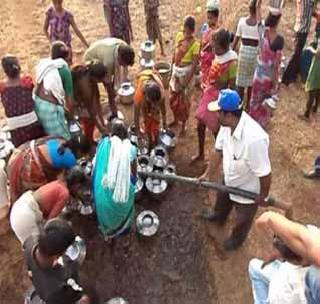 Due to severe water scarcity in Amani area | अमानी परिसरात तीव्र पाणी टंचाईचे सावट Due to severe water scarcity in Amani area | अमानी परिसरात तीव्र पाणी टंचाईचे सावट
