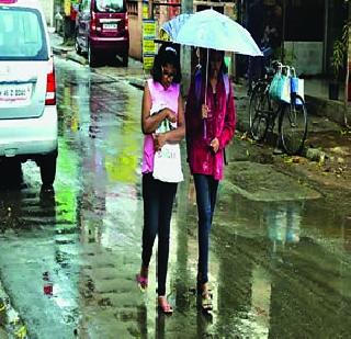 Rain rains throughout the day in the district | जिल्ह्यात दिवसभर पावसाची रिपरिप