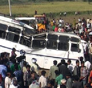 Two people killed in Maharashtra bus accident | मध्यप्रदेशमध्ये बस अपघातात महाराष्ट्रातील २ भाविक ठार Two people killed in Maharashtra bus accident | मध्यप्रदेशमध्ये बस अपघातात महाराष्ट्रातील २ भाविक ठार
