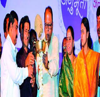 Baramati's Kamalabai's quilt | बारामतीला कमळाबाईचा साखरपुडा Baramati's Kamalabai's quilt | बारामतीला कमळाबाईचा साखरपुडा
