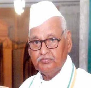 The governor of Madhya Pradesh has the excuse of the chair | मध्य प्रदेशच्या राज्यपालांना खुर्चीचा मोह The governor of Madhya Pradesh has the excuse of the chair | मध्य प्रदेशच्या राज्यपालांना खुर्चीचा मोह
