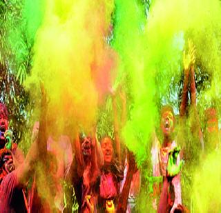 School girl injured due to chemical color | रसायनयुक्त रंगामुळे शाळकरी मुलगी जखमी School girl injured due to chemical color | रसायनयुक्त रंगामुळे शाळकरी मुलगी जखमी