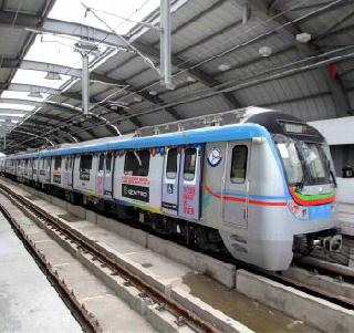 Chief Minister's Green Lantern of Pune Metro | पुण्यातल्या मेट्रोला मुख्यमंत्र्यांचा हिरवा कंदील