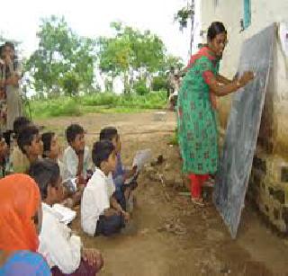 Seeking a place for thousands of tribal students' hostel | हजार आदिवासी विद्यार्थ्यांच्या वस्तीगृहासाठी जागा शोधतोय Seeking a place for thousands of tribal students' hostel | हजार आदिवासी विद्यार्थ्यांच्या वस्तीगृहासाठी जागा शोधतोय