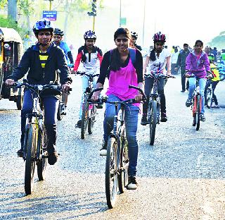 Organizing a cycle rally in the city | शहरातून सायकल रॅलीचे आयोजन Organizing a cycle rally in the city | शहरातून सायकल रॅलीचे आयोजन