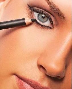 Compact-Lipstick-Mistle | कॉम्पॅक्ट-लिपस्टिक-काजळ Compact-Lipstick-Mistle | कॉम्पॅक्ट-लिपस्टिक-काजळ