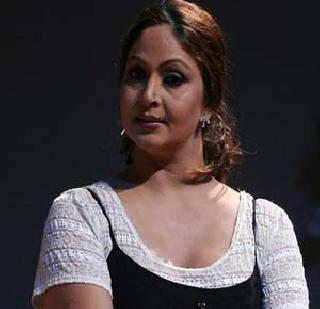 Complaint against Rati Agnihotri's husband | रती अग्निहोत्री यांची पतीविरोधात तक्रार