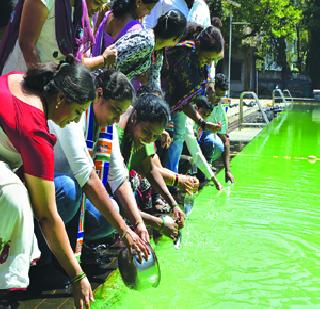 Mansa's Bhandi Ghaso movement in the swimming pool | कळवा तरणतलावात मनसेचे भांडी घासो आंदोलन