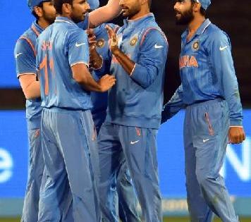 Bangladesh face down in semi-final | बांग्लादेशला नमवत सेमीफायनलमध्ये धडक