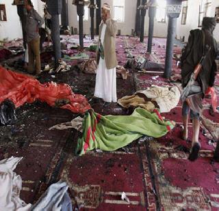 Suicide bombers killed 247 people in Yemen | येमेनमध्ये आत्मघाती हल्ल्यात १४२ ठार