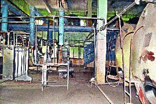 Courts and workers work for the dairy workers | दुग्ध शाळेतील कर्मचाऱ्यांना कोर्ट, कचेऱ्यांचीच कामे Courts and workers work for the dairy workers | दुग्ध शाळेतील कर्मचाऱ्यांना कोर्ट, कचेऱ्यांचीच कामे