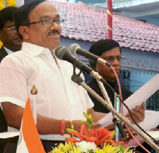 If after sitting in the sun, blackout will be black - Goa Chief Minister | उन्हात बसून उपोषण केल्यास काळे व्हाल - गोव्याचे मुख्यमंत्री